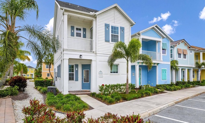 West Kissimmee Cottage | Caraway Cove Cottage near Disney with Margaritaville Resort & Island H2O Access.