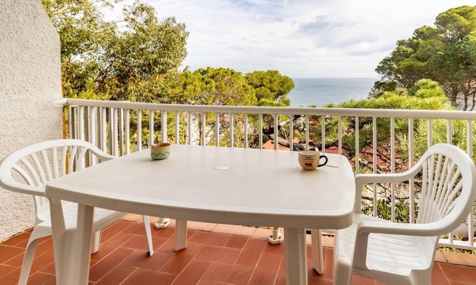 Llanca Apartment | Carboneres 46: Oceanfront Apartment with Terrace Views