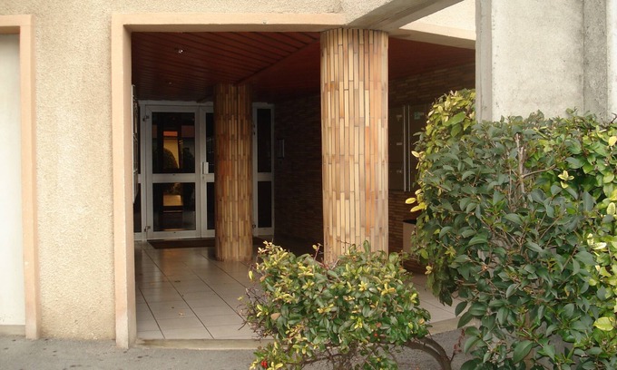 Carcassonne Apartment | Renovated Studio in Carcassonne with Pool and Spa Amenities