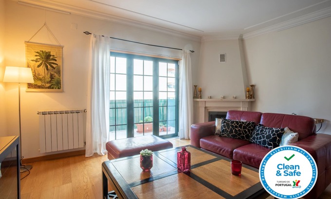 Lombos Apartment | Discover Carcavelos Beach 2: Family-Friendly Getaway