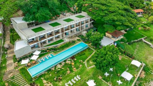 Coatepeque Hotel | Enjoy Ocean Views at Cardedeu Hotel Lago de Coatepeque
