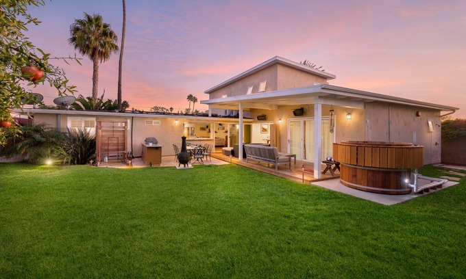 Cardiff-by-the-Sea House | Cardiff by the Sea - Oceanfront Oasis with Hot Tub Retreat