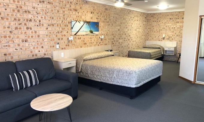 Cardiff Hotel | Cardiff Motor Inn: Family-Friendly with Breakfast Included