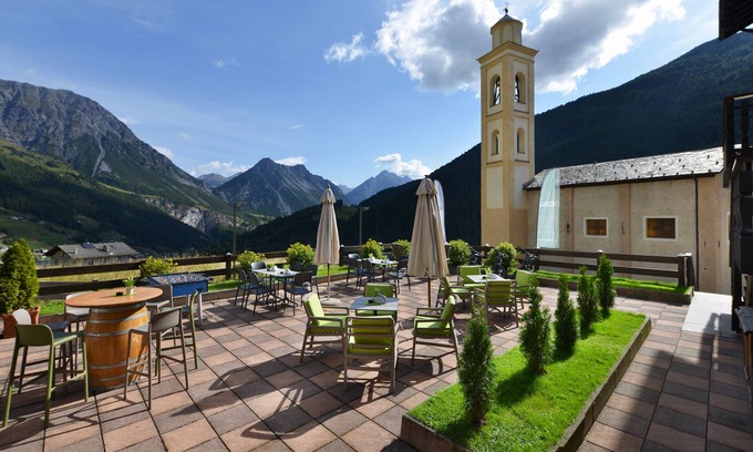 San Carlo Hotel | Discover Comfort at Cardo Hotel: Spa, Restaurant & More