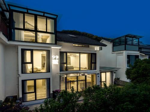 Xihu House | Care Cozy and Comfort