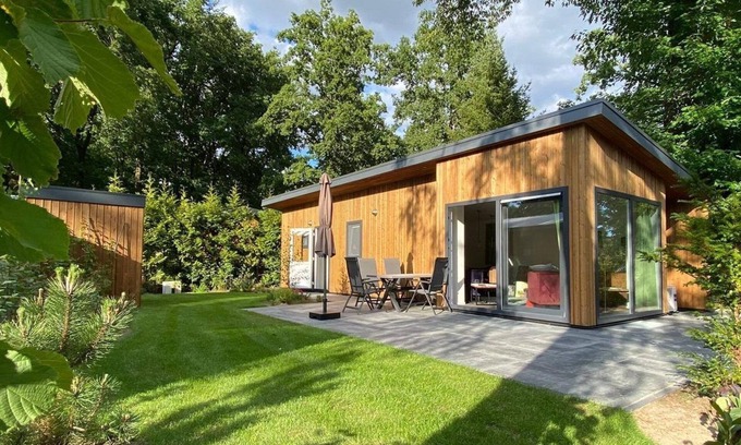Wekerom House | Carefree Getaway: Pet and Child Friendly Escape