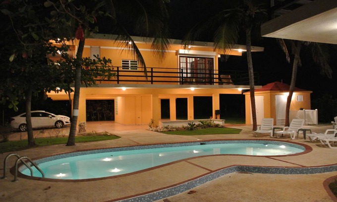 Jobos House | Beachfront Paradise: Caribbean Gem with Ocean Views