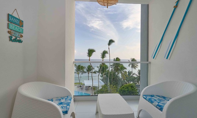 Caribbean Islands Apartment | Beachfront Apartment with Scenic Ocean Views and Pool Access