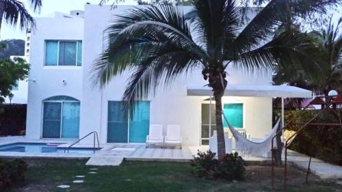 Urb Plenomar House | Oceanfront Caribbean Venture Cabaña - Family & Pet Friendly