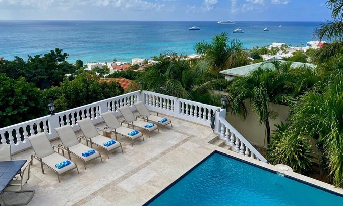 Pelican Key House | Relaxing Caribbean View Villa with Beach and Sunset Views