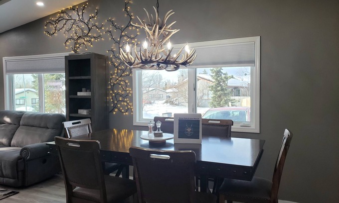 Scenic Foothills House | Caribou Flat: No stairs! 2 Baths, Theater, Bar, Firepit, Gazebo n & Yard!