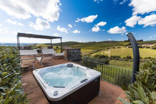 Gaiole in Chianti House | Discover Carlino Vacanze: Pet-Friendly Retreat with Pool