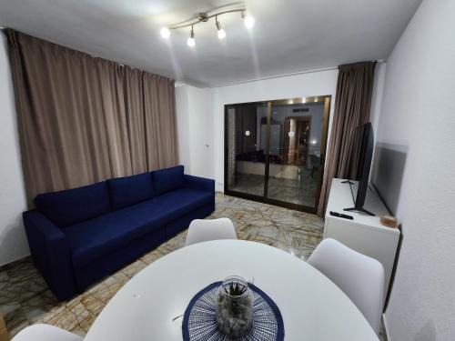 Benidorm Apartment | Carlos V - 5C: Oceanfront Oasis for Families & Pets