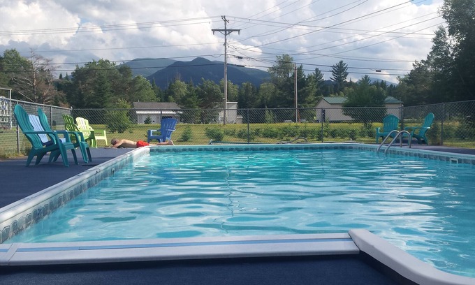 Twin Mountain Cabin | Discover Carlson's Lodge: Pool, Kitchen & Breakfast Included