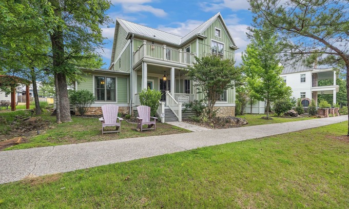Eufaula House | Guest Rated: 10/10 at Carlton Landing - Sweet's Retreat