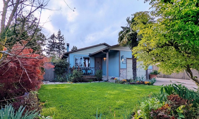 Carlton House | Carlton Oasis ~ A Wine Country Tropical Oasis