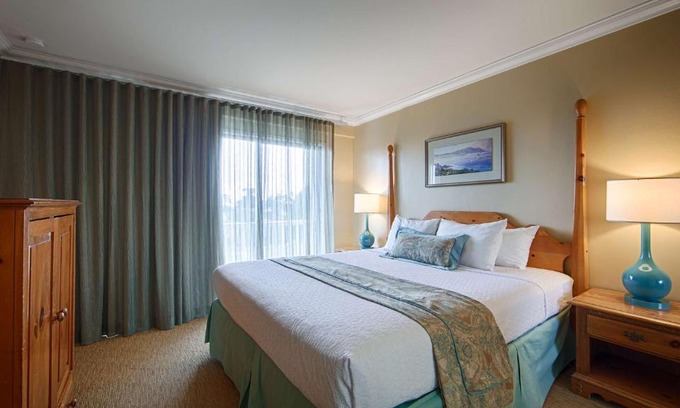 Northeast Carmel Hotel | Charming Carmel Bay View Inn: Family-Friendly Getaway