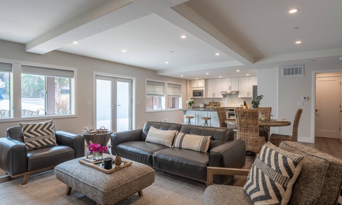 Golden Rectangle Apartment | Top-Rated Carmel-By-The-Sea Two King Bedroom Retreat