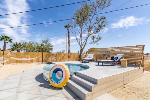Twentynine Palms House | Discover Carmella by AvantStay: Pet-Friendly Oasis with Pool