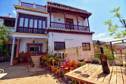Central District Apartment | Family-Friendly Retreat at Carmen de la Lana - 4 Stars