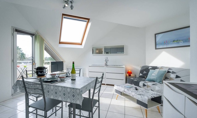Carnac Apartment | Oceanfront Studio in Carnac - Guest Rated 10/10