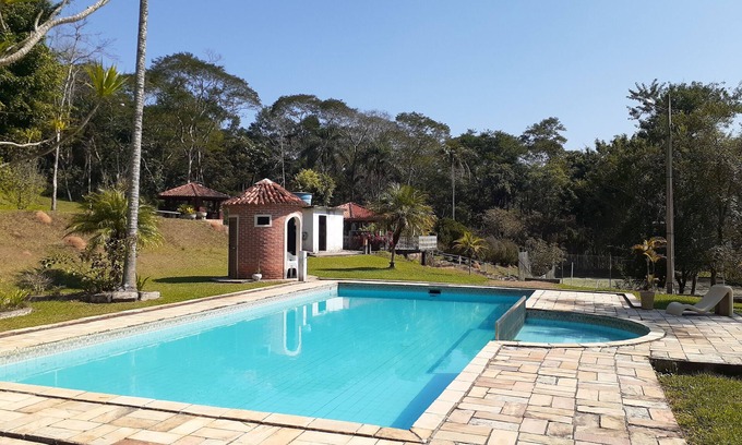 Mogi das Cruzes House | Family-Friendly Retreat at Carnav4200 with Pool & Spa
