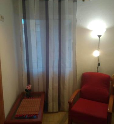 Alicante House | Budget-Friendly Stay at Carniceria Alfath with Kitchen Access