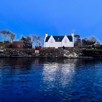 Breakish House | Beachfront Bliss at Carnmhor, Isle of Skye - Rated 9.6/10