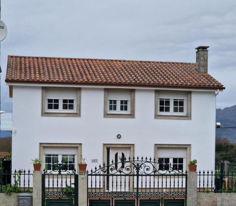 Carnota House | Exceptional Carnota Beach: Pet-Friendly with Ocean Views