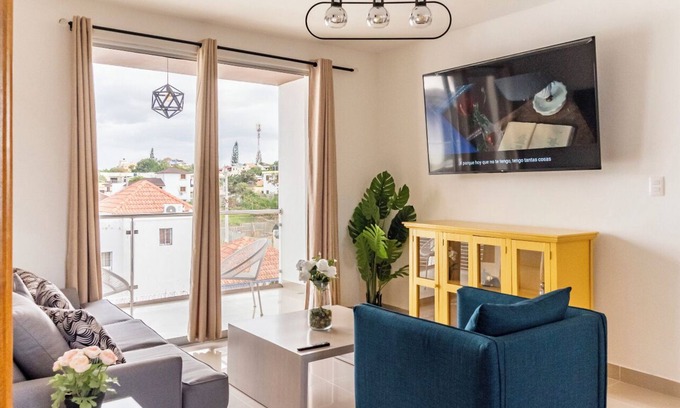 Santiago de los Caballeros Apartment | Mountain View Retreat: Family-Friendly Getaway Awaiting You