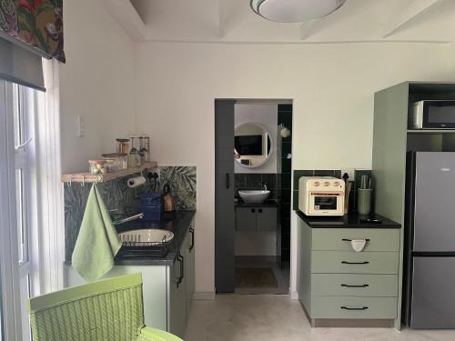 Bellville House | carol close1 small apartment