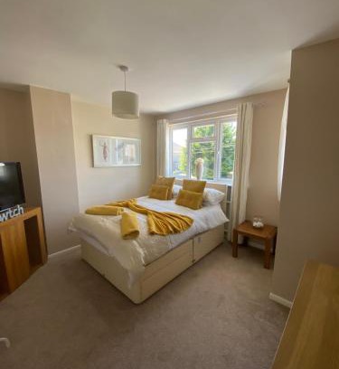 Kenfig Hill House | Carol's Place near Porthcawl, Margam Park, 3mins to M4