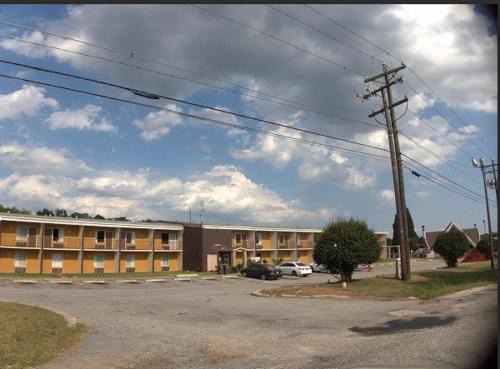 Seven Oaks Hotel | carolina lodge