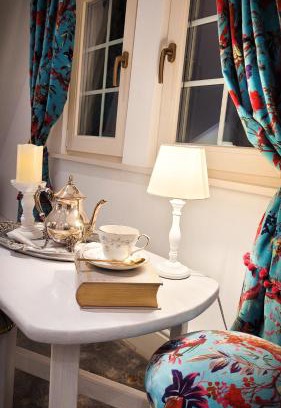Moieciu Cabin | Discover Carpathia Magic: Guest Rated 9.8 with Dining