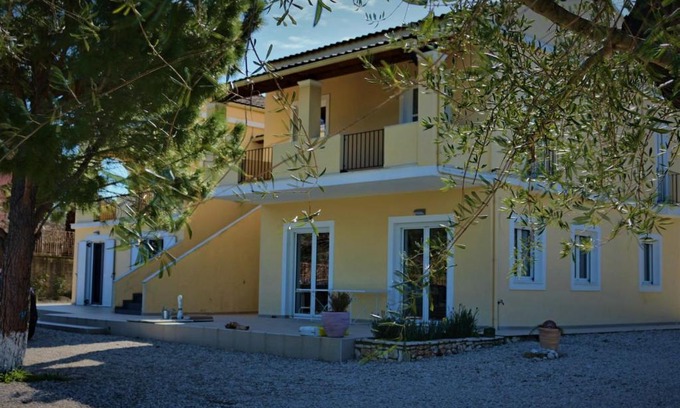 Giannades Apartment | Exceptional Carpe Diem Apartment with Family-Friendly Amenities