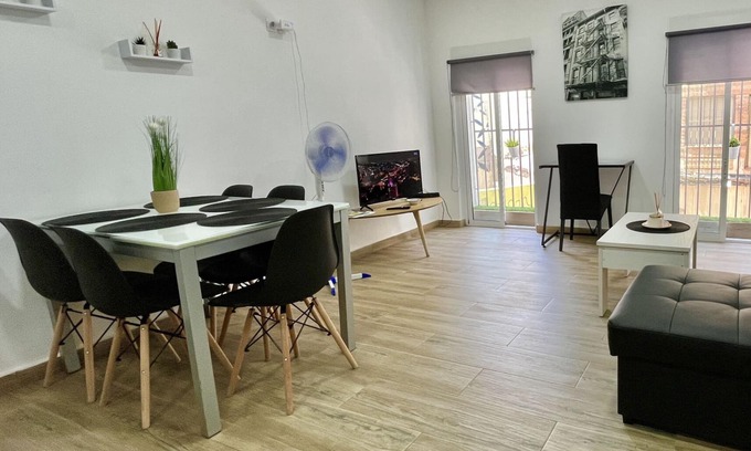 San Anton Apartment | Pet-Friendly Escape at Carpe Diem II by Gloove