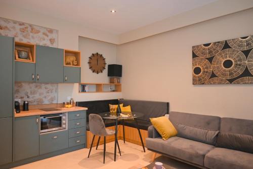 Liapades Apartment | Exquisite Carpe Diem Moursia Studio with Ocean View