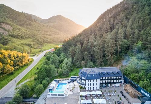 Rasinari Hotel | Oceanfront Bliss at Carpentiere Arena - Rated 9.4/10