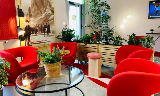 Bagneres-de-Bigorre Hotel | Discover Carré Py' Hôtel: Spa, Hot Tub & Breakfast Included