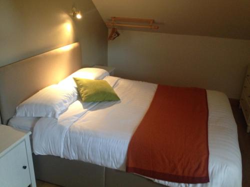 Castlebar Bed & Breakfast | Highly Rated Carragh House: Ideal for Family Getaways