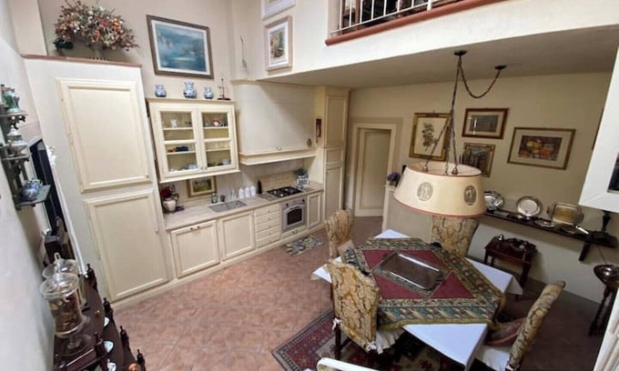 Figline e Incisa Valdarno Apartment | Cozy Carresi Apart: Enjoy Poolside Retreat with A/C