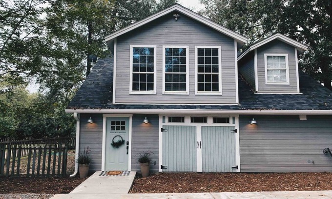 Huntington House | Exceptional Stay at Carriage House, Three Pines Farm