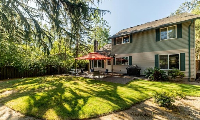 Beaverton House | Discover Carriage Way: A Restful Retreat with King Bed