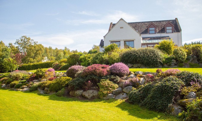 Kingussie House | Experience Carriden: Pet-Friendly Retreat in Cairngorms