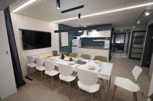 Yeonnam-dong Apartment | Carrie's home - Luxury Modern House