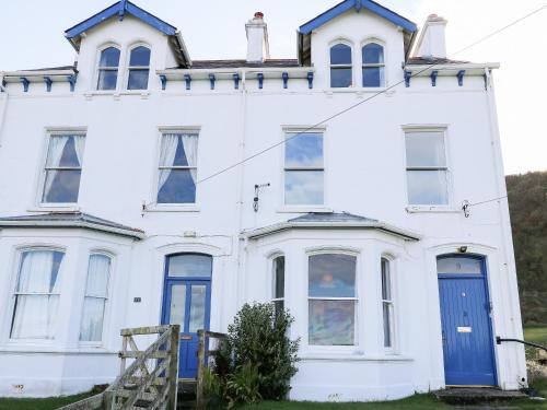 Ballycastle House | Family-Friendly Carriguisnagh with Pet Amenities and High Ratings