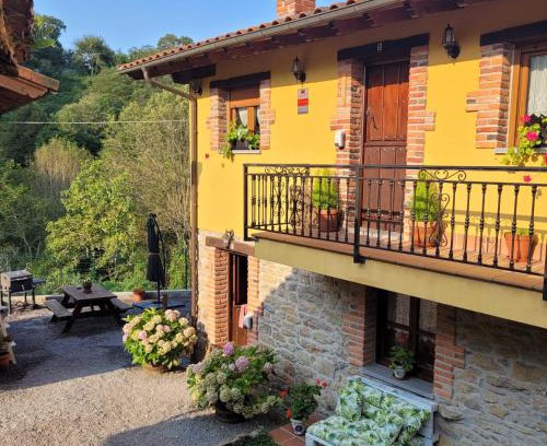 Santianes de Ola Apartment | Experience Coastal Bliss at Carroceu Rural - 9.5/10 Rated