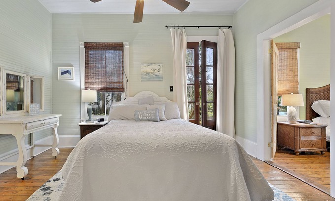 Bay St Louis Cottage | Family-Friendly Carroll House Cottages - Rated 9/10 by Guests