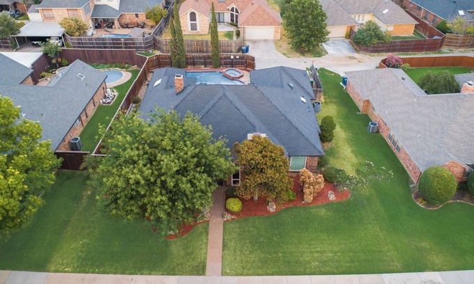 Northwest Carrollton House | Carrollton Oasis: Family-Friendly Retreat with Hot Tub