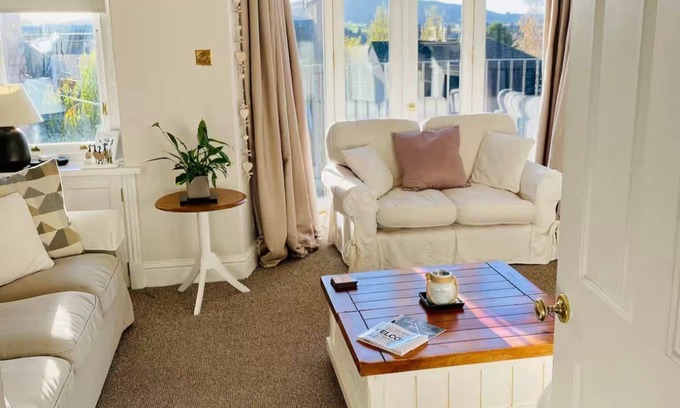 Crieff House | Carryglen, Crieff - 4 bedrooms & 4 bathrooms